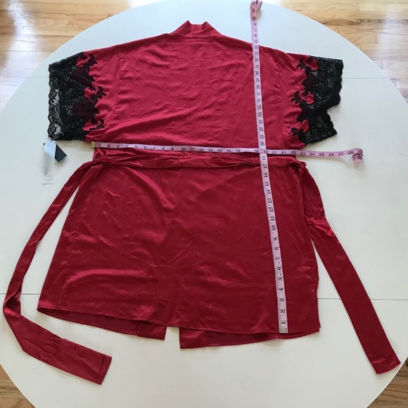 NWT NATORI JOSIE RED & BLACK LACE SEXY SILKY SATIN SHORT KIMONO ROBE - Picture 8 of 11
